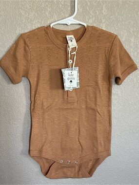 kate quinn Short-Sleeve Baby Bodysuit in Camel/Tan 2T